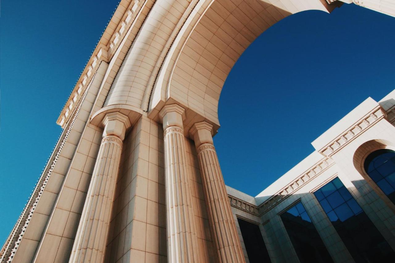 Hotel Intercontinental Tashkent By Ihg Extérieur photo